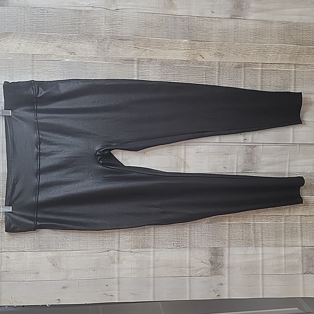 Women's Faux Leather Leggings High Waist Stylish Seamless Stretchy Yoga Pants